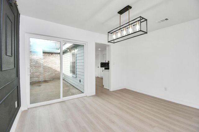 6258 Briar Glade Drive, Houston, TX 77072