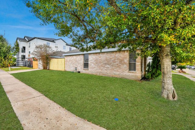 6258 Briar Glade Drive, Houston, TX 77072