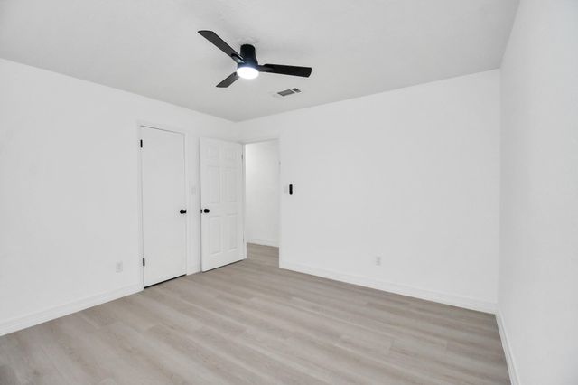 6258 Briar Glade Drive, Houston, TX 77072