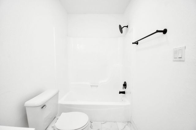 6258 Briar Glade Drive, Houston, TX 77072