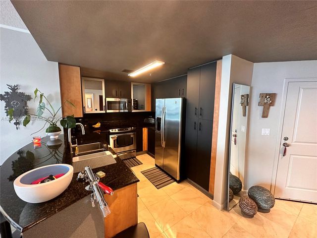 7900 Harbor Island Drive 1219, North Bay Village, FL 33141