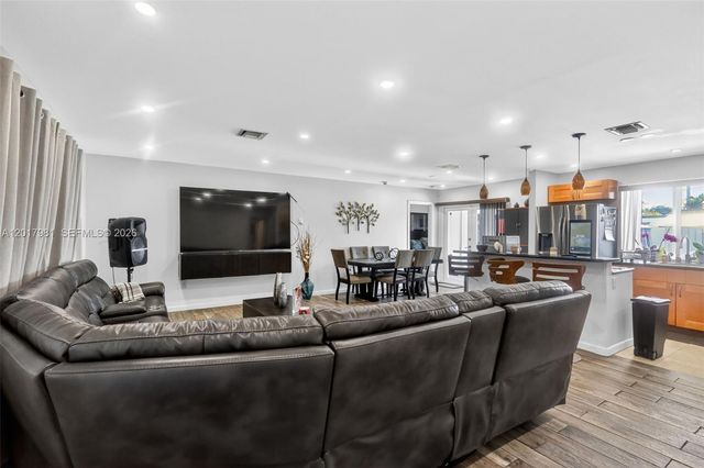 2625 Utopia Dr, Miramar, FL 33023