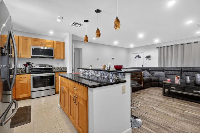 2625 Utopia Dr, Miramar, FL 33023