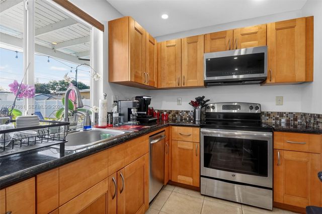 2625 Utopia Dr, Miramar, FL 33023
