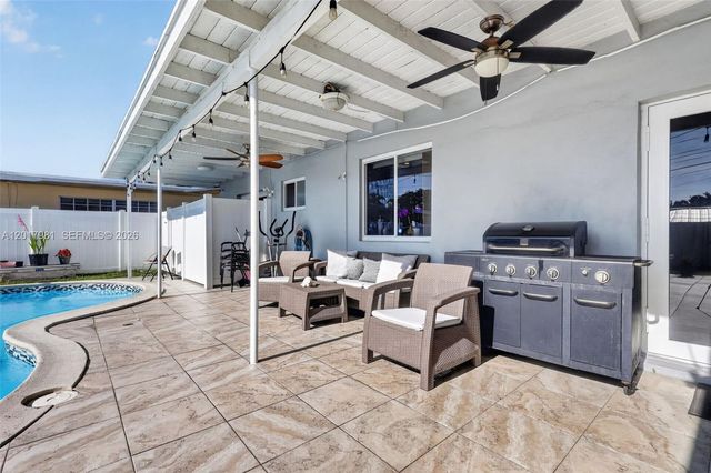 2625 Utopia Dr, Miramar, FL 33023