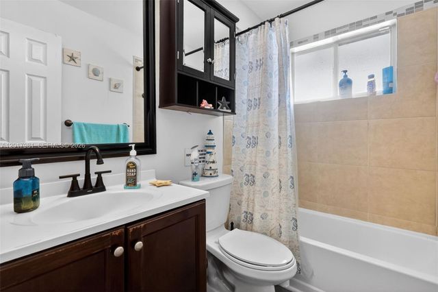 2625 Utopia Dr, Miramar, FL 33023