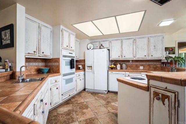 11021 VALLEY LIGHTS DR, El Cajon, CA 92020