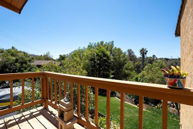 11021 VALLEY LIGHTS DR, El Cajon, CA 92020