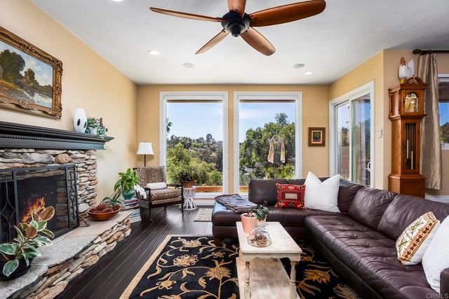11021 VALLEY LIGHTS DR, El Cajon, CA 92020