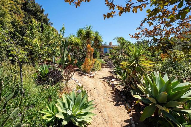 11021 VALLEY LIGHTS DR, El Cajon, CA 92020