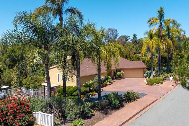 11021 VALLEY LIGHTS DR, El Cajon, CA 92020