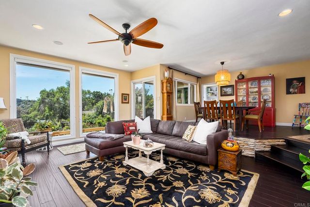 11021 VALLEY LIGHTS DR, El Cajon, CA 92020