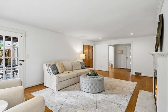 4000 Crestridge Dr, Nashville, TN 37204