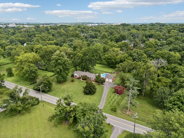 4000 Crestridge Dr, Nashville, TN 37204