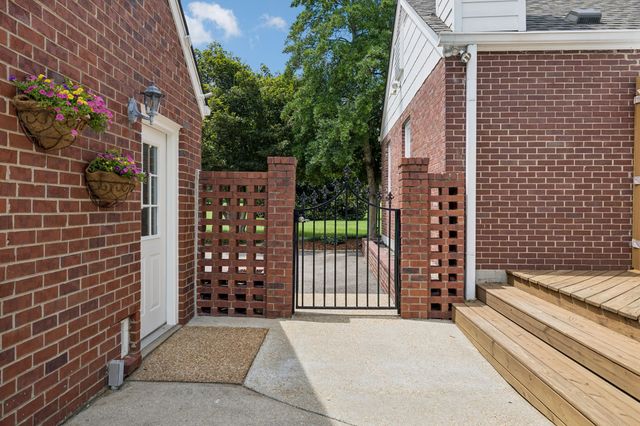 4000 Crestridge Dr, Nashville, TN 37204
