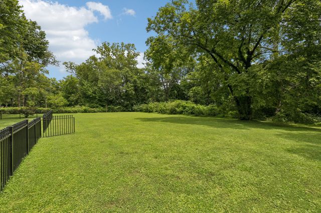 4000 Crestridge Dr, Nashville, TN 37204