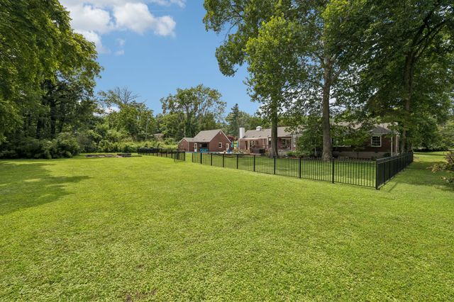 4000 Crestridge Dr, Nashville, TN 37204