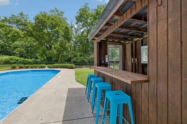4000 Crestridge Dr, Nashville, TN 37204