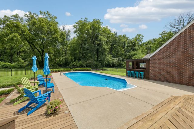 4000 Crestridge Dr, Nashville, TN 37204