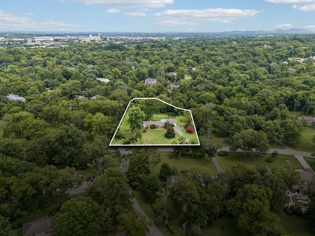 4000 Crestridge Dr, Nashville, TN 37204