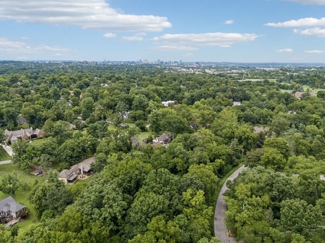 4000 Crestridge Dr, Nashville, TN 37204