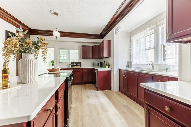 901 Main Street, East Rochester, NY 14445