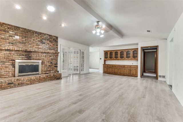 1346 Thunderbrook Drive, Desoto, TX 75115