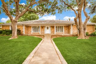 1346 Thunderbrook Drive, Desoto, TX 75115