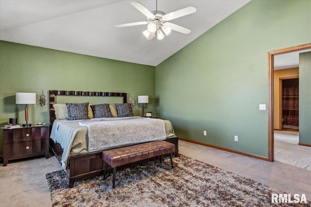 525 AUGUSTA Drive, Chatham, IL 62629