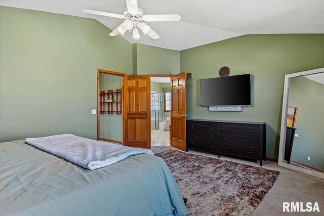 525 AUGUSTA Drive, Chatham, IL 62629