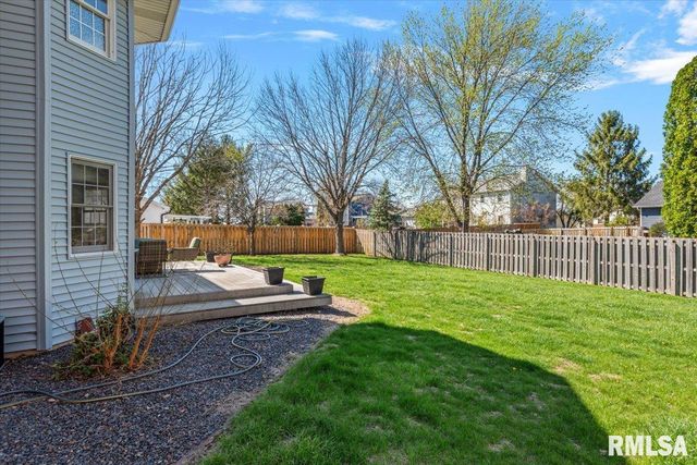525 AUGUSTA Drive, Chatham, IL 62629