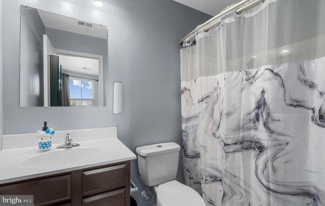 5011 GODWINS LANDING DR, Remington, VA 22734