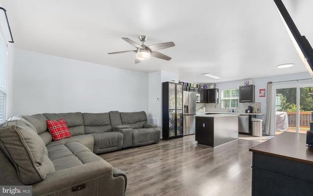 5011 GODWINS LANDING DR, Remington, VA 22734