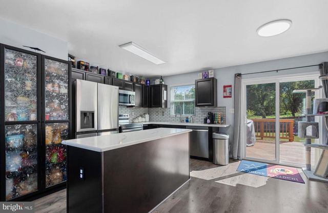 5011 GODWINS LANDING DR, Remington, VA 22734