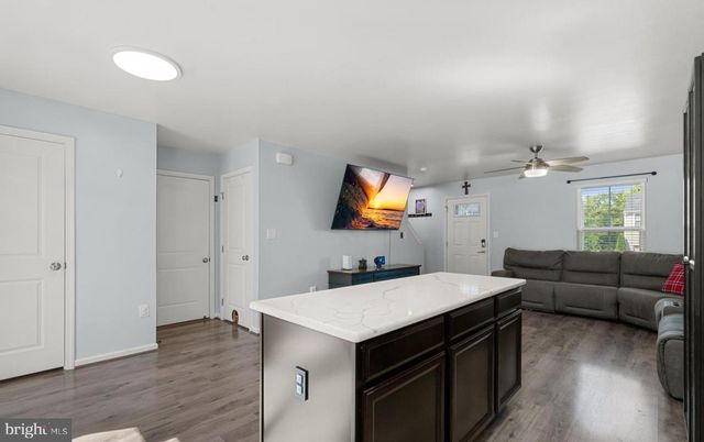 5011 GODWINS LANDING DR, Remington, VA 22734