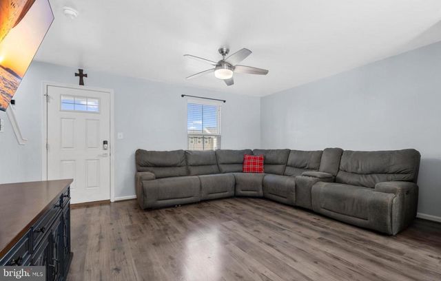 5011 GODWINS LANDING DR, Remington, VA 22734