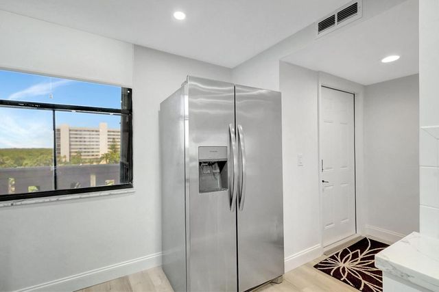 5061 N Highway A1a 404, Hutchinson Island, FL 34949