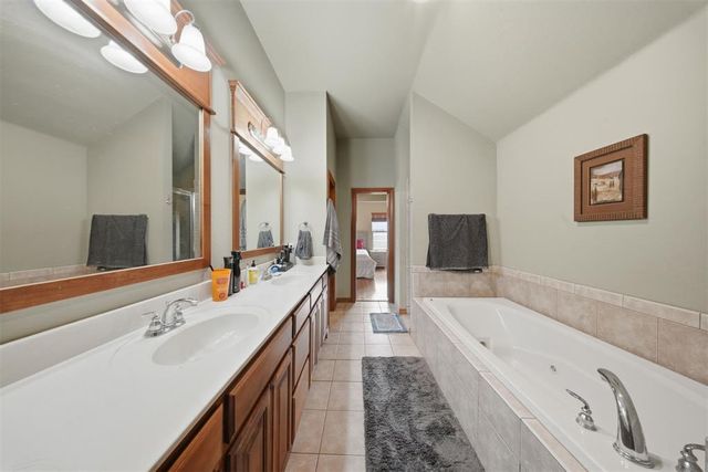 2112 SE 9th Street, Moore, OK 73160