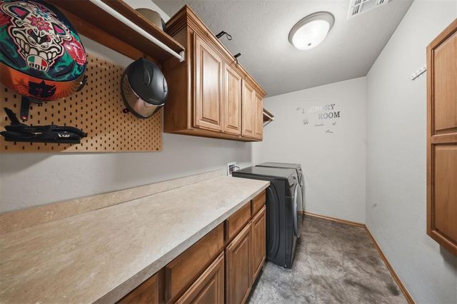 2112 SE 9th Street, Moore, OK 73160