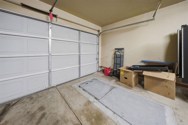 2112 SE 9th Street, Moore, OK 73160