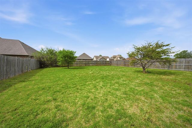 2112 SE 9th Street, Moore, OK 73160