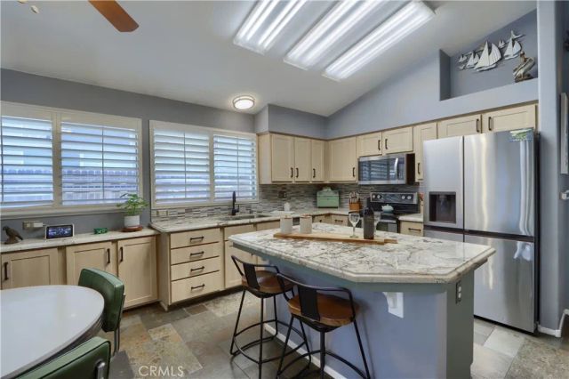 7440 N Wheeler N, Fresno, CA 93722