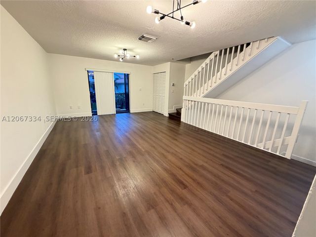 9902 Hammocks Blvd 102-60, Miami, FL 33196
