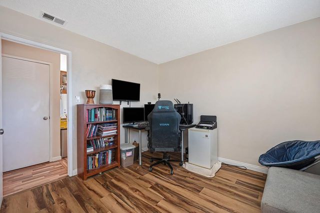 9309 Henley Way, Sacramento, CA 95826