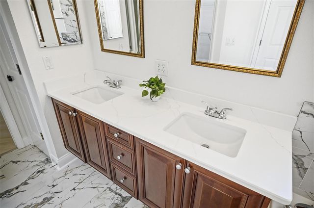 16 VILLAGE VIEW WAY, Palm Coast, FL 32137