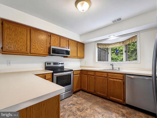 123 HUCKLEBERRY DR, La Plata, MD 20646