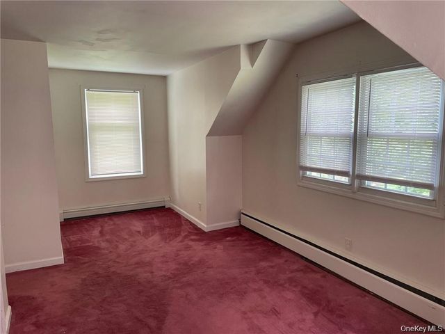 17 Kinderhook Drive, Poughkeepsie, NY 12603