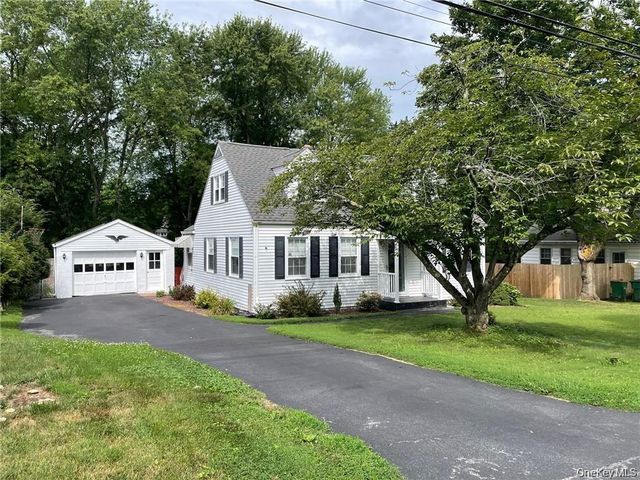 17 Kinderhook Drive, Poughkeepsie, NY 12603