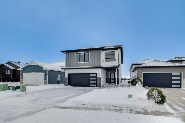 1234 Highland Lane W, West Fargo, ND 58078