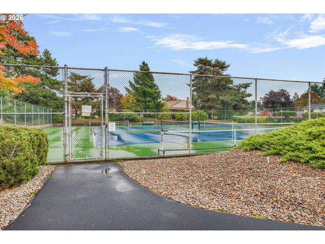 9410 Sw BRENTWOOD Pl, Portland, OR 97224